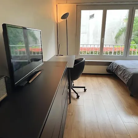 Апартаменты Charmant Studio Parisien *
